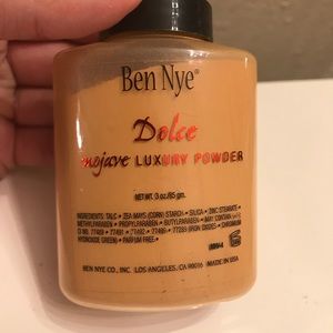 Ben Nye translucent powder